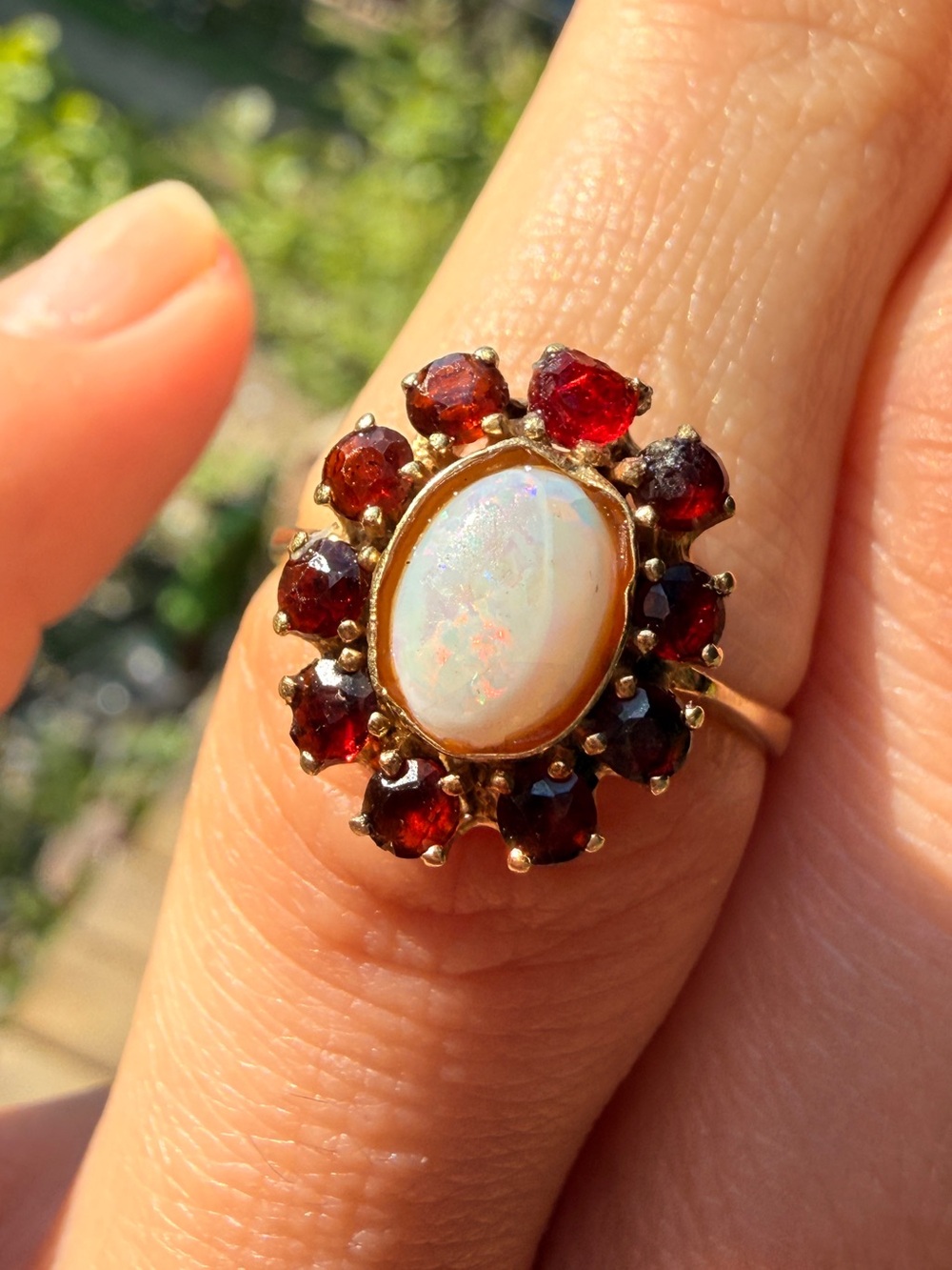 Vintage 14kt Gold Opal & Garnet
"Flower Cluster" Cocktail Ring Sz 6 1/2 - Picture 4 of 16